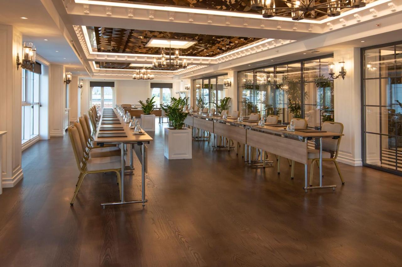 Xheko Imperial Luxury Hotel & Spa 티라나 외부 사진 The interior of the restaurant