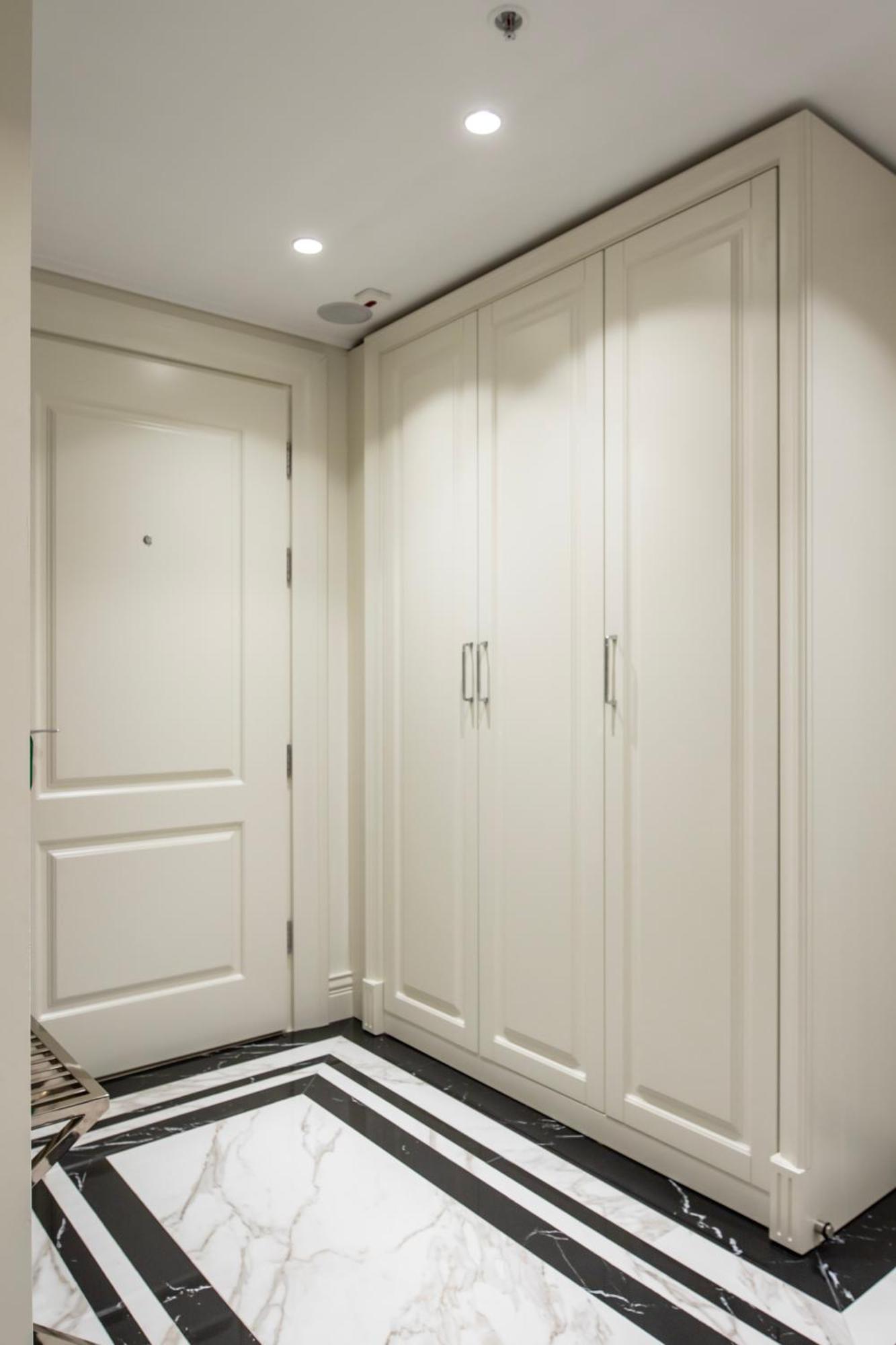 Xheko Imperial Luxury Hotel & Spa 티라나 외부 사진 A wardrobe