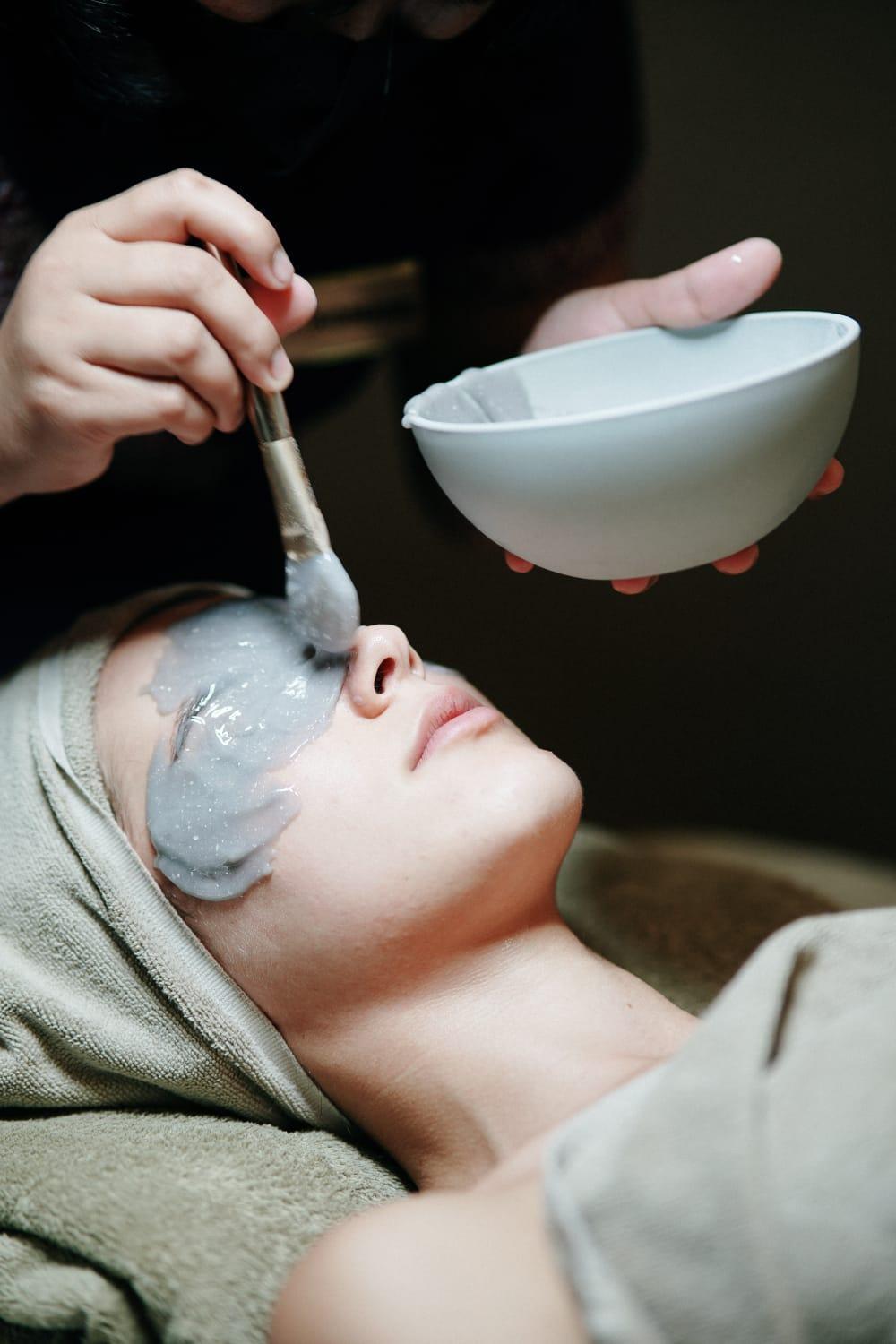 Xheko Imperial Luxury Hotel & Spa 티라나 외부 사진 A facial treatment