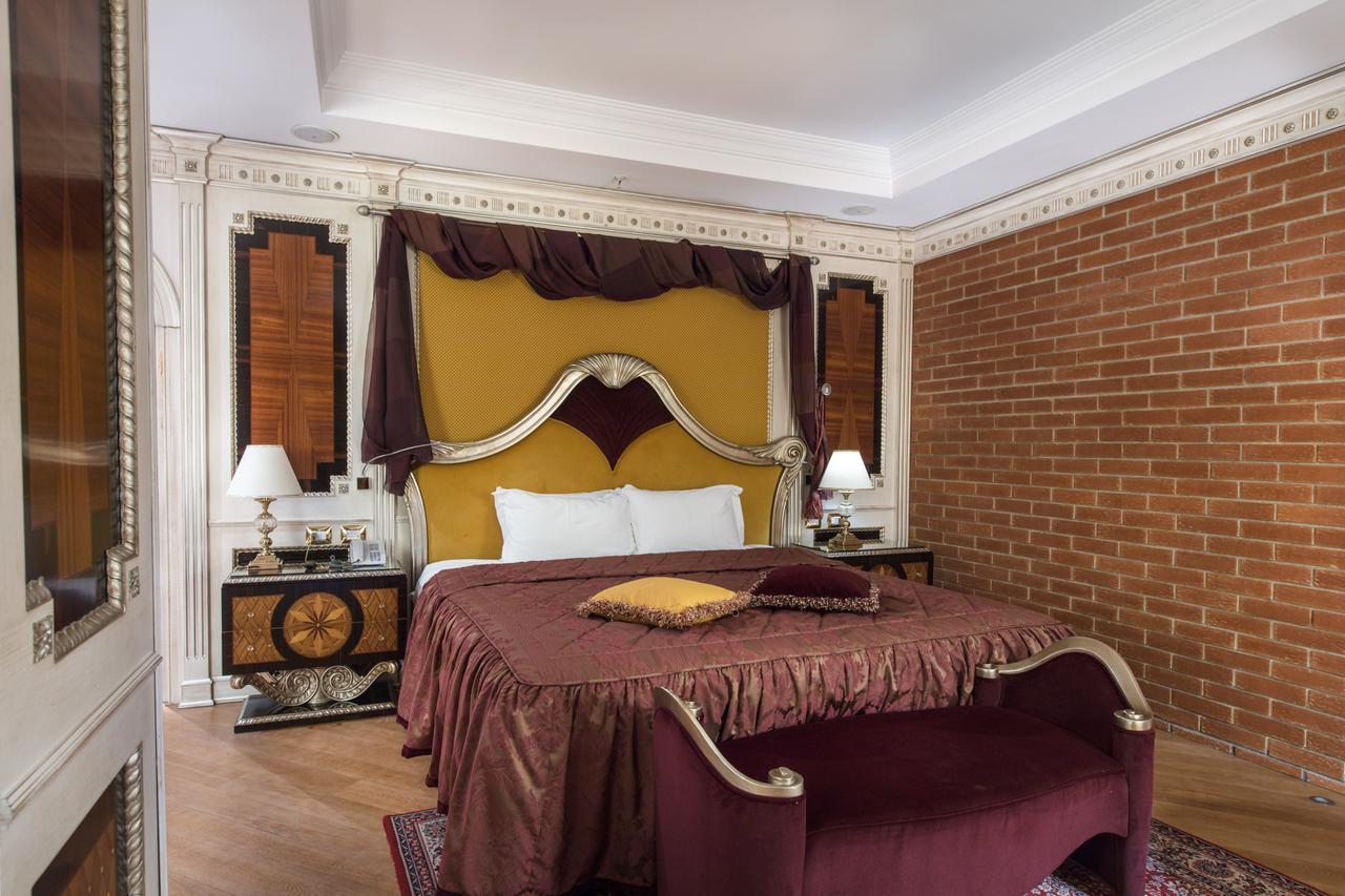 Xheko Imperial Luxury Hotel & Spa 티라나 외부 사진 A bedroom