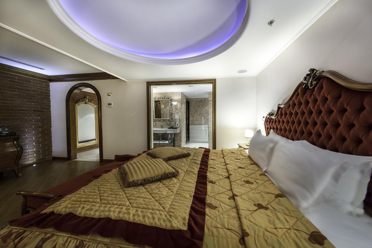 Xheko Imperial Luxury Hotel & Spa 티라나 외부 사진 A room at the hotel